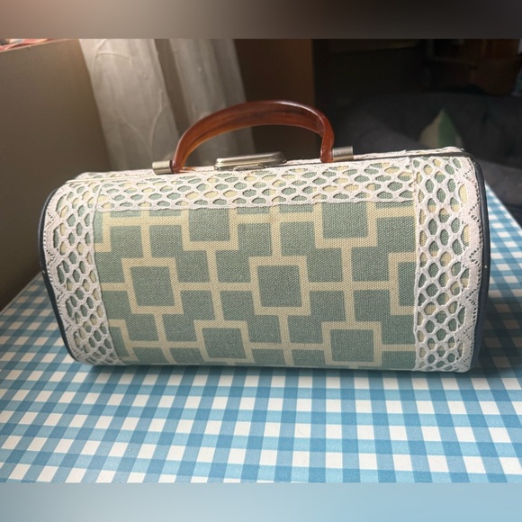 Handbags - One-of-a-Kind Vintage Clamshell Open Purse Blue Cream Fabric